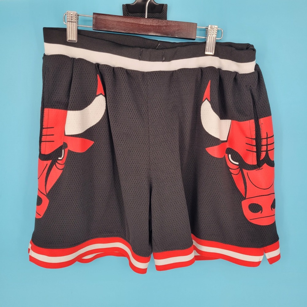 NBA Chicago Bulls Basketball Shorts Mens Medium Black Red Mesh Gym ultra game